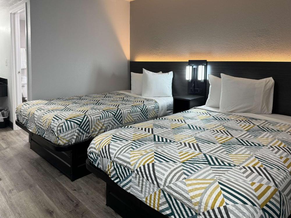Deluxe Quadruple Room interior